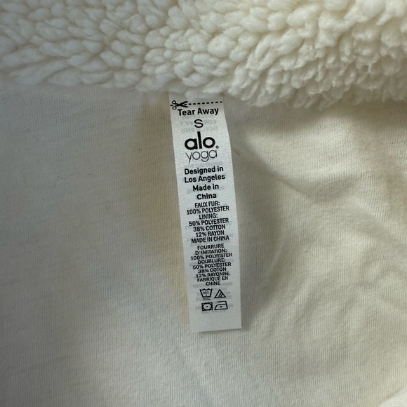 ALO Yoga Foxy Sherpa Jacket - Picture 4 of 7